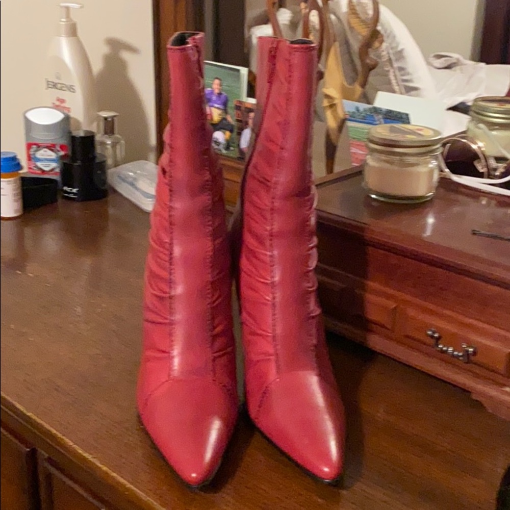 Apostrophe Ankle boots